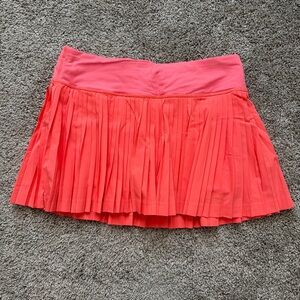 Pleated Coral Skirt Lululemon size 6